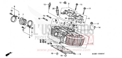 REAR CYLINDER HEAD VT125C1 de 2001
